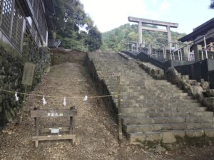 三重県桑名市の多度大社内の馬が坂を駆け上がる伝統の「上げ馬神事」する場所