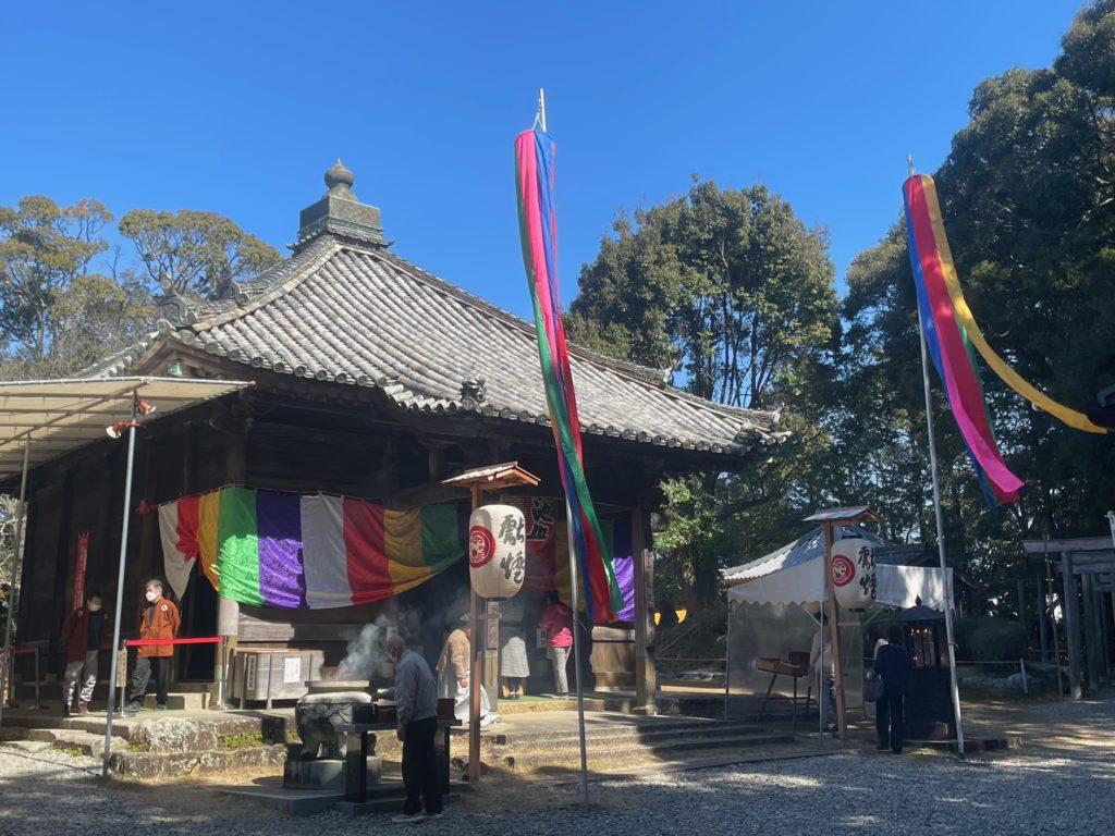 厄払いの初午大祭が有名な三重県伊勢市の龍池山 松尾観音寺