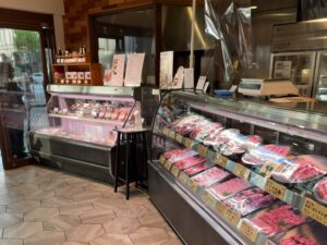 本神戸肉 森谷商店 元町本店の店内