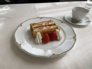 神戸市の北野異人館 旧ムーア邸の人気カフェの苺のミルフィーユ