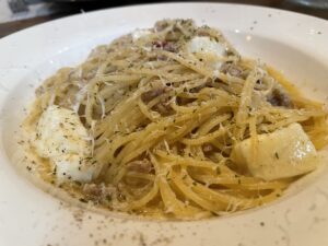 津市でパスタ・ケーキが人気のカフェ「８HERB.（ハチトバーブ）」のパスタ