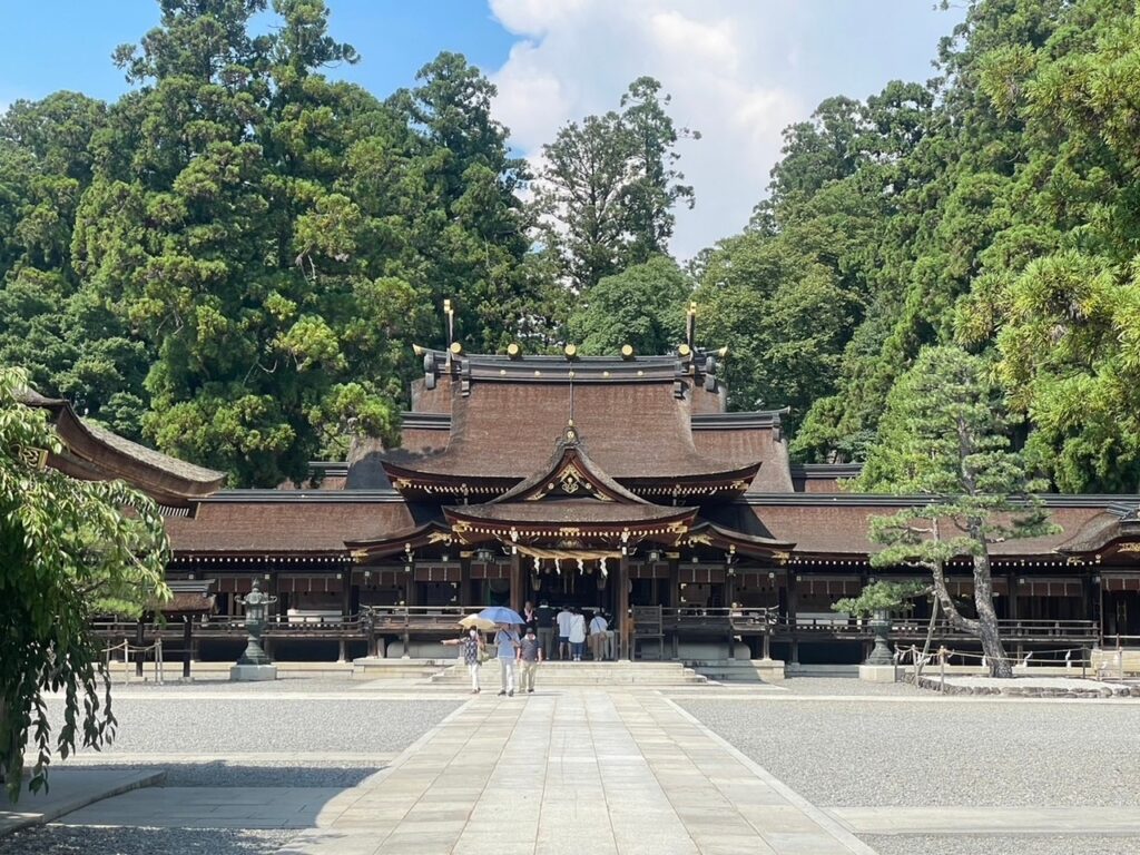 滋賀県の縁結びの神様・パワースポット「多賀大社」