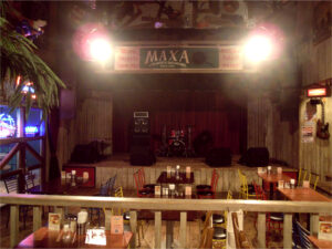 松阪市のマクサ M'AXA BAR&GRILL・LIVE MUSIC店内