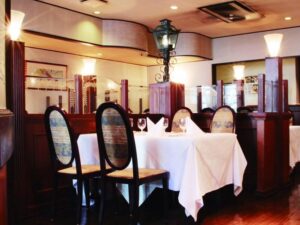 津市のレストラン東洋軒 本店の店内2