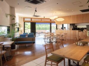 伊勢市のORANGER CAFE woodの店内