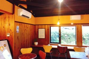 鳥羽市のQ&SHILOH BAKE & COFFEE（きゅう&しろ おやつとコーヒー）店内