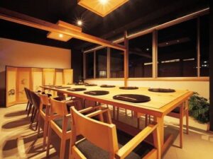 伊勢市の日本料理 兼言（かねごと）の店内