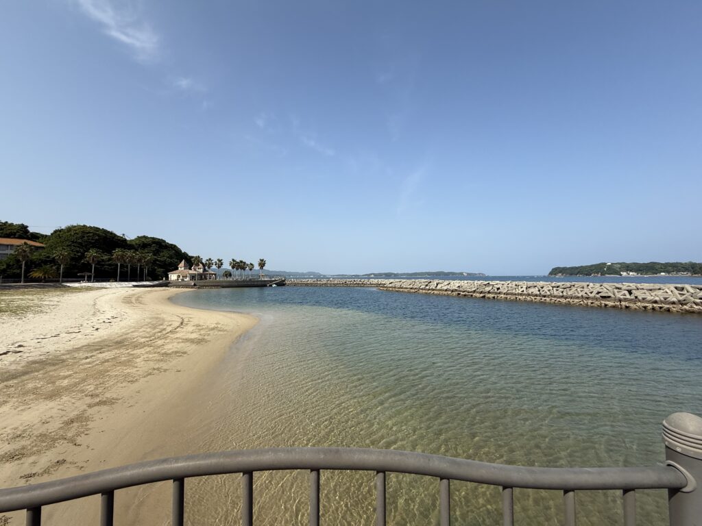 志摩市の渡鹿野島のパールビーチ