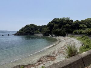 ➁三重県鳥羽市の縁結びの神様「伊射波神社」へ向かう参道の途中にあるかぶらこ岬