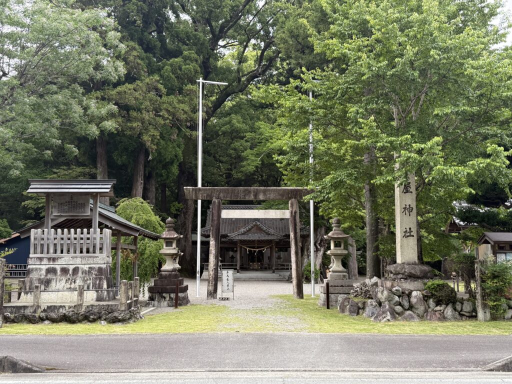 三重県松阪市飯高町の縁結びの神様として知られる水屋神社