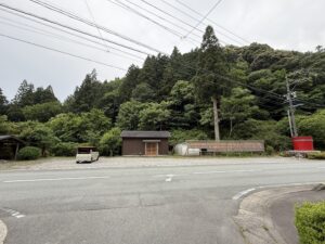 三重県松阪市飯高町の水屋神社駐車場