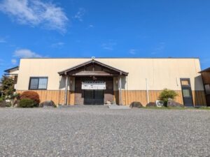三重県鈴鹿市の石かわの外観