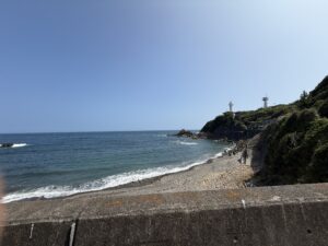 三重県志摩市の縁結びの神様「波切神社」の太平洋と大王崎灯台