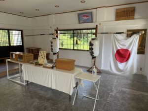 三重県志摩市の縁結びの神様「波切神社」の拝殿➁