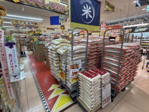 MEGAドン・キホーテ 伊勢上地店の新米のお米売り場