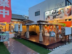 三重県津市の保護ねこカフェ ねこ屋 江戸橋店