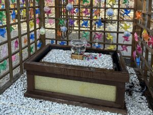 三重県いなべ市の「叶の宮 金井神社」の花手水2