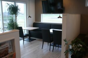 三重県度会郡玉城町のWan Cafe LUCE（ワンカフェ・ルーチェ）の店内2