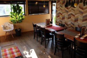 四日市のLas Cuebas Spanish Bar ＆ Dog Cafe（ラス クエバス スパニッシュ バー アンド ドッグカフェ）2