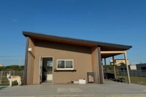 四日市の保護犬カフェ ミカサ外観