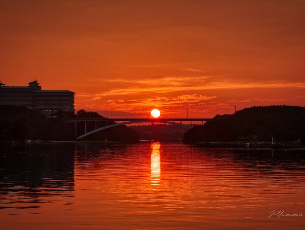 志摩市の夕日絶景穴場スポット賢島大橋と英虞湾（リアス式海岸）