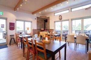 志摩市の薪ストーブ料理 Resta＆Cafe ESSE（レスタアンドカフェ エッセ）店内２