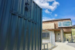 松阪市のZACK'S BAKE（ザックスベイク）と（DOGS LIFE ロンシャンの庭）外観