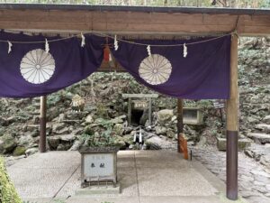 三重県の伊勢志摩「天の岩戸・恵利原の水穴」