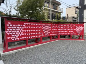 桑名宗社（春日神社）境内の縁結び絵馬