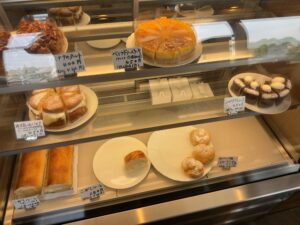 伊勢市でケーキやお菓子が人気のカフェカンパーニュのショーケース