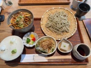 伊勢市の手打ち蕎麦屋「柿右衛門」の平日15食限定美味しい人気ランチ