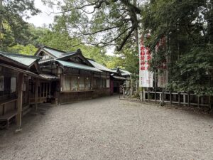伊勢神宮外宮周辺の茜社・豊川茜稲荷神社の境内１