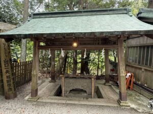 伊勢神宮外宮周辺の茜社・豊川茜稲荷神社の手水舎