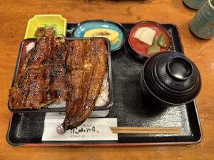 志摩市の炭火焼うなぎ東山物産2