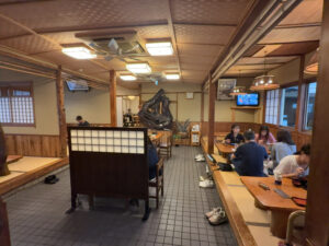 志摩市の炭火焼うなぎ東山物産の店内1
