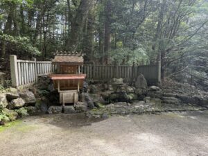 頭之宮四方神社の頭之水（こうべのみず）別名：知恵の水